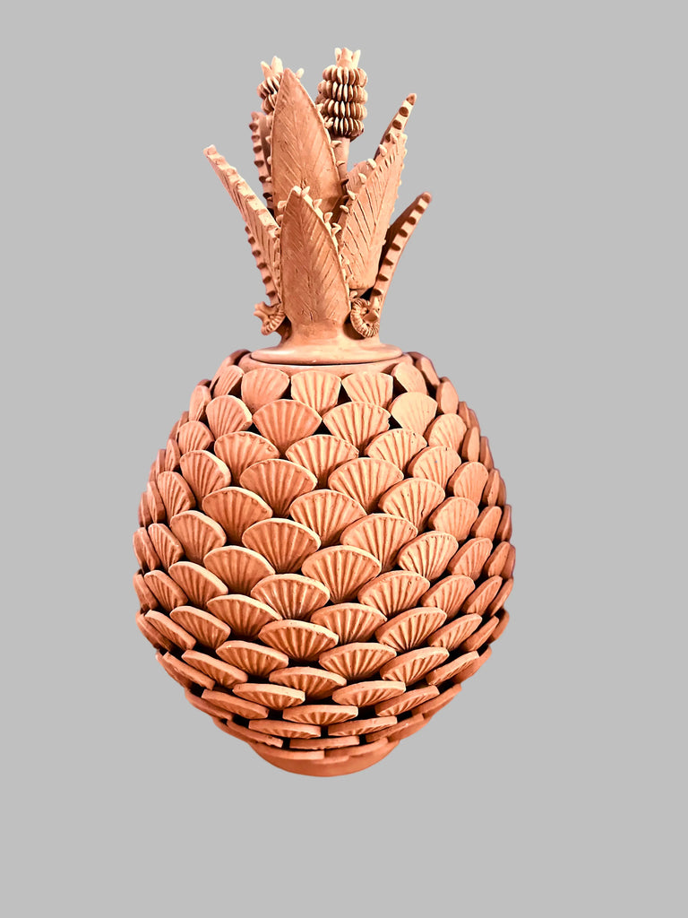 Vase Ananas fait à la main en terre cuite décoré au Michoacan,  au Mexique à découvrir chez Tribu 99