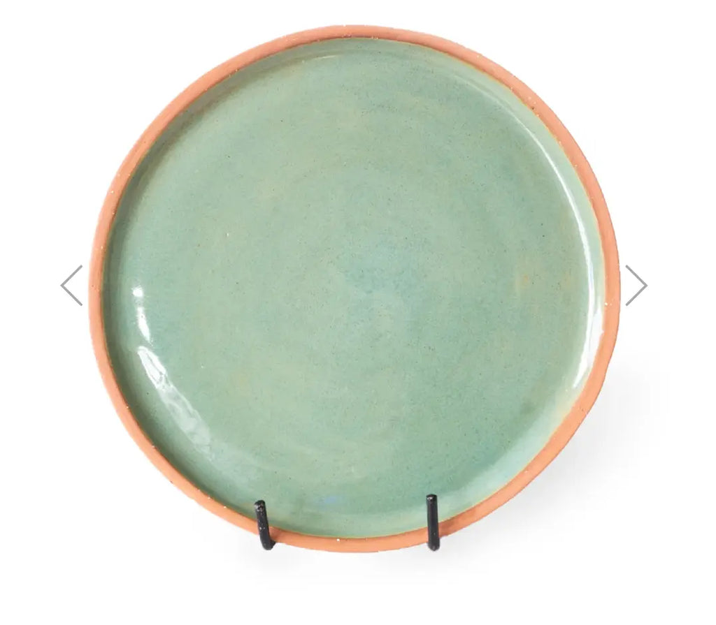 Découvrez notre vaisselle : Assiette faite à la main à Cuernavaca, au Mexique disponible en vert d'eau chez Tribu 99 
